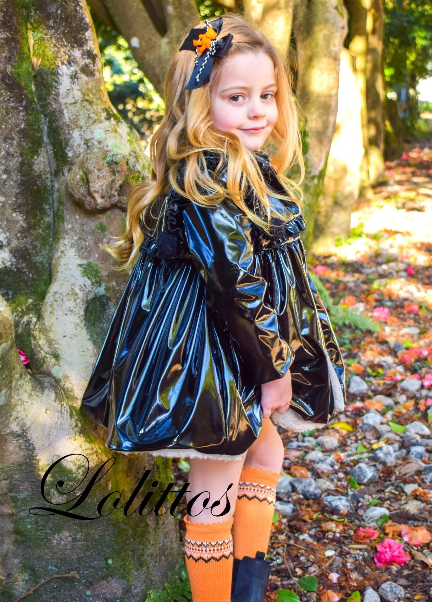 Abrigo de Charol Colección Nadal en dos colores de Lolittos