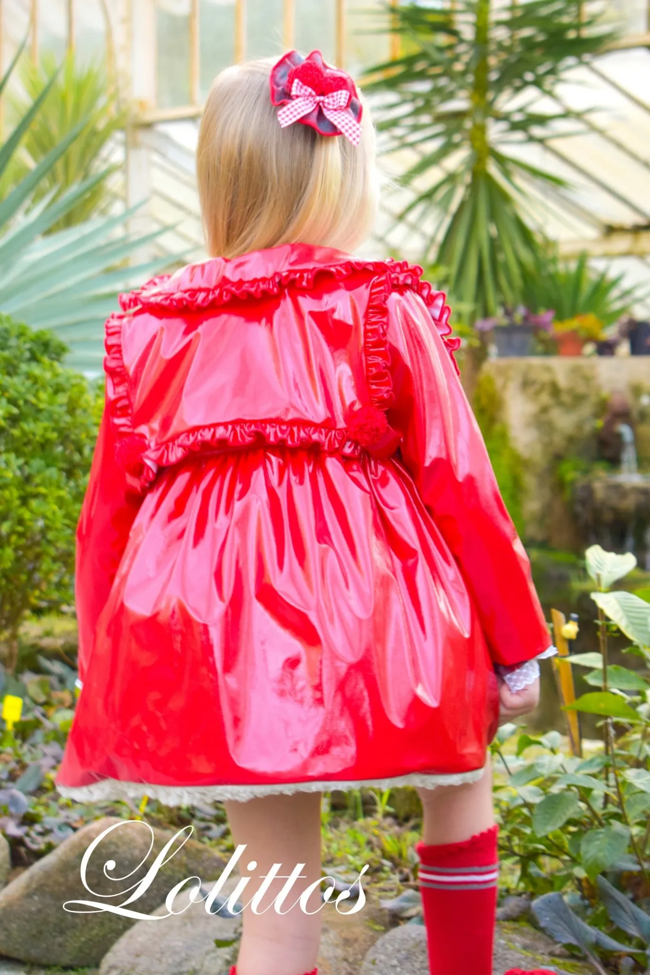 Abrigo de Charol Colección Nadal en dos colores de Lolittos