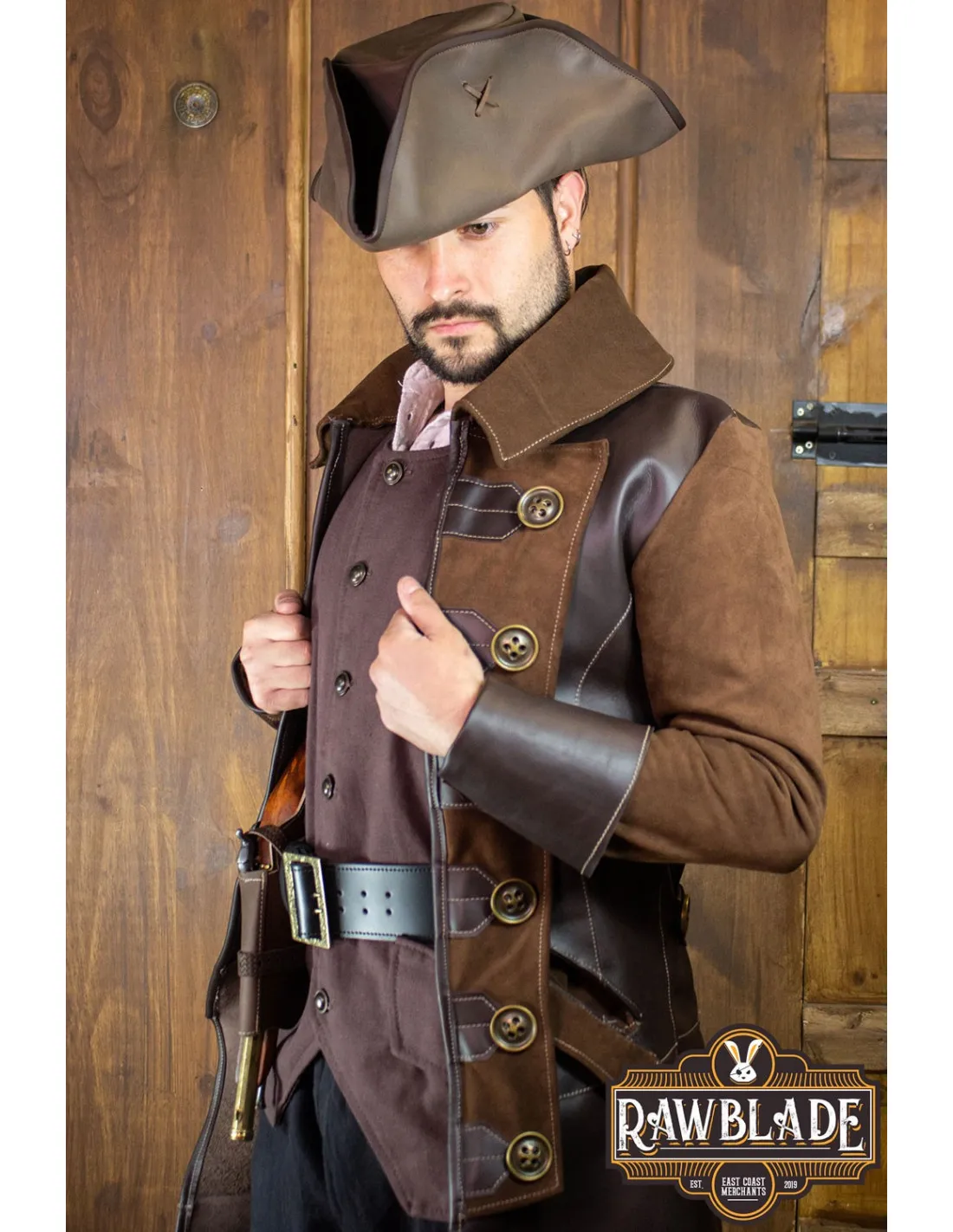 ABRIGO PIRATA JACK RACKHAM, SIGLO XVIII  MARRóN
