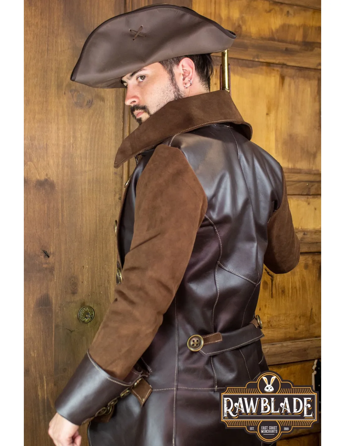 ABRIGO PIRATA JACK RACKHAM, SIGLO XVIII  MARRóN
