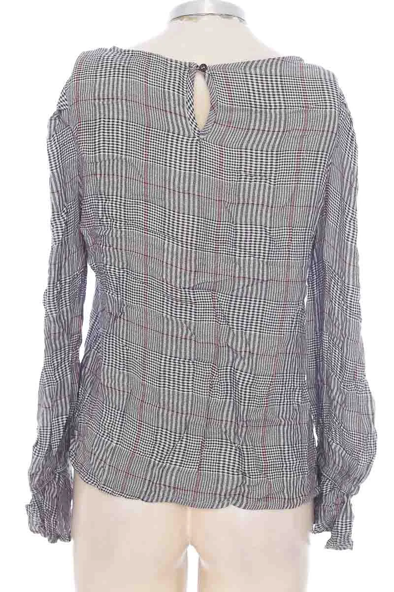 BLUSA COLOR GRIS  ARKITECT