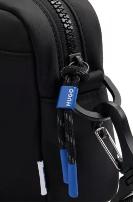 Bolso de bandolera con parche de logo smiley