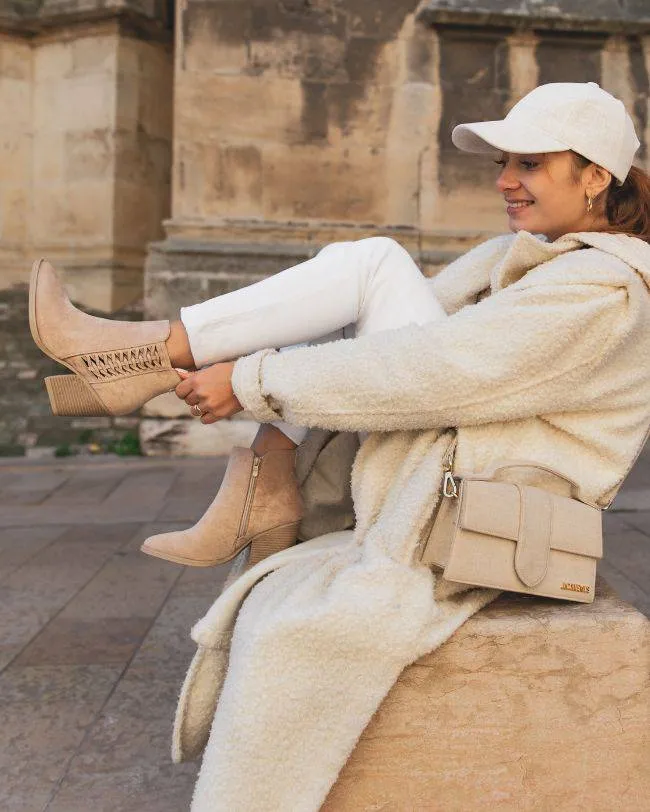 BOTINES DE MUJER EN COLOR BEIGE CON TACóN  CAPUCINE