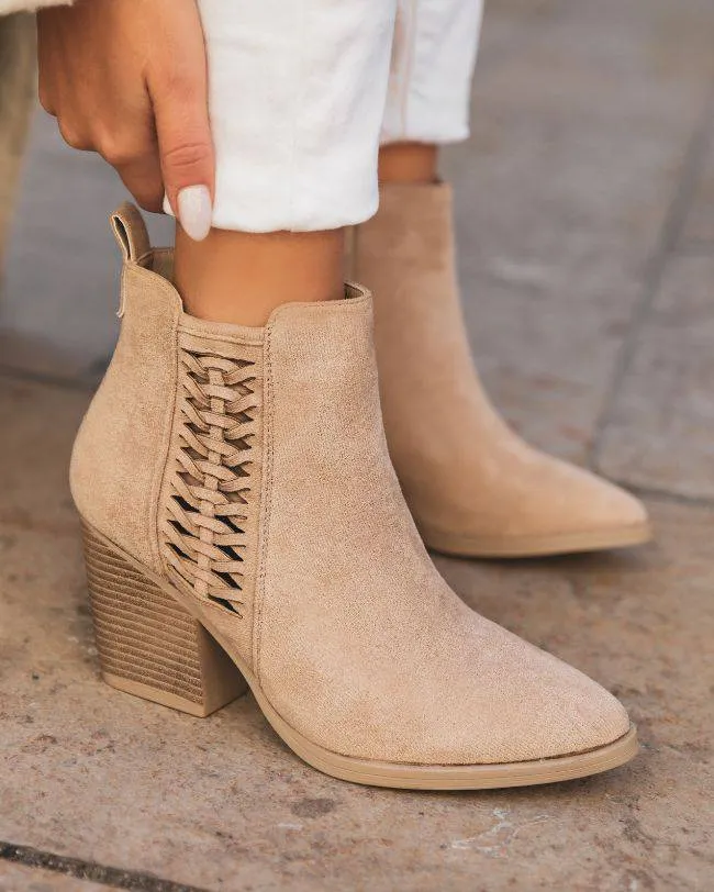 BOTINES DE MUJER EN COLOR BEIGE CON TACóN  CAPUCINE