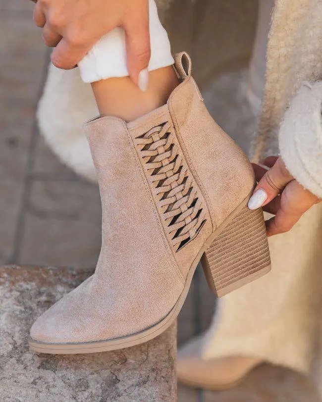 BOTINES DE MUJER EN COLOR BEIGE CON TACóN  CAPUCINE