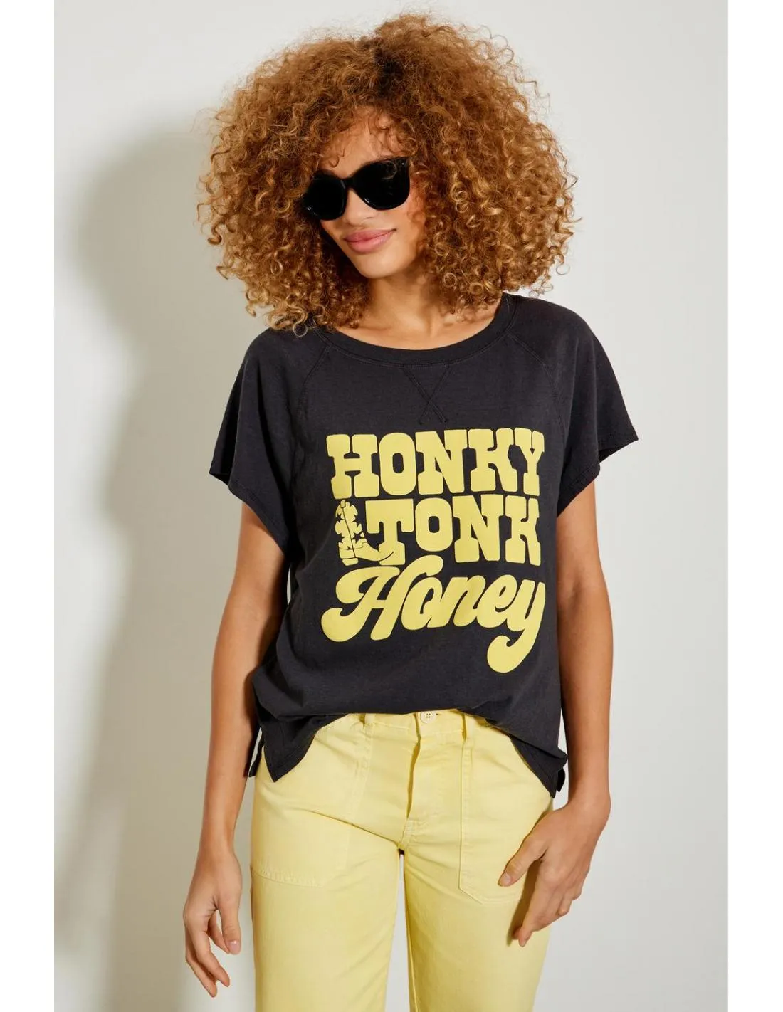 CAMISETA CON ESTAMPADO HONEY FIVE PARIS