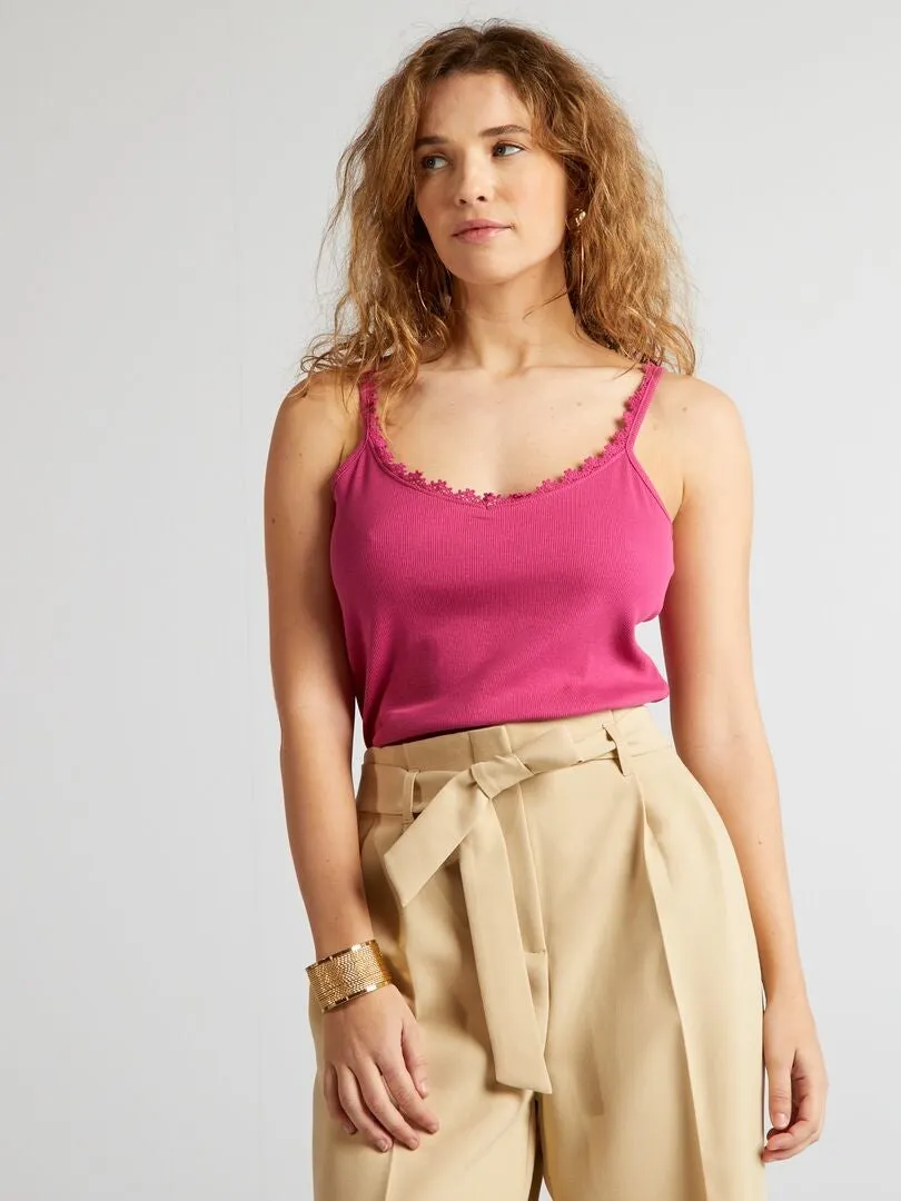 CAMISETA DE TIRANTES FINOS  ROSA