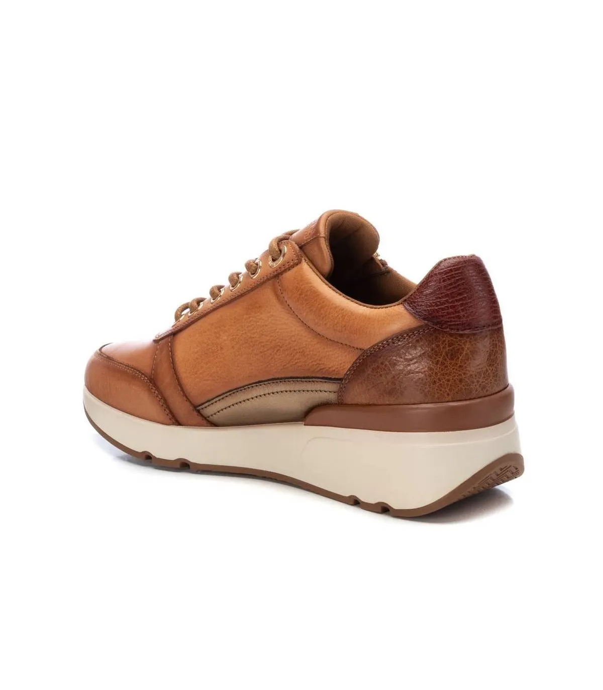 Deportivo de piel color camel