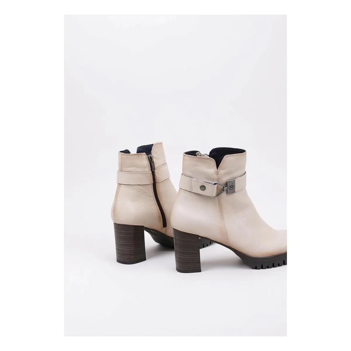 EVIE D8961