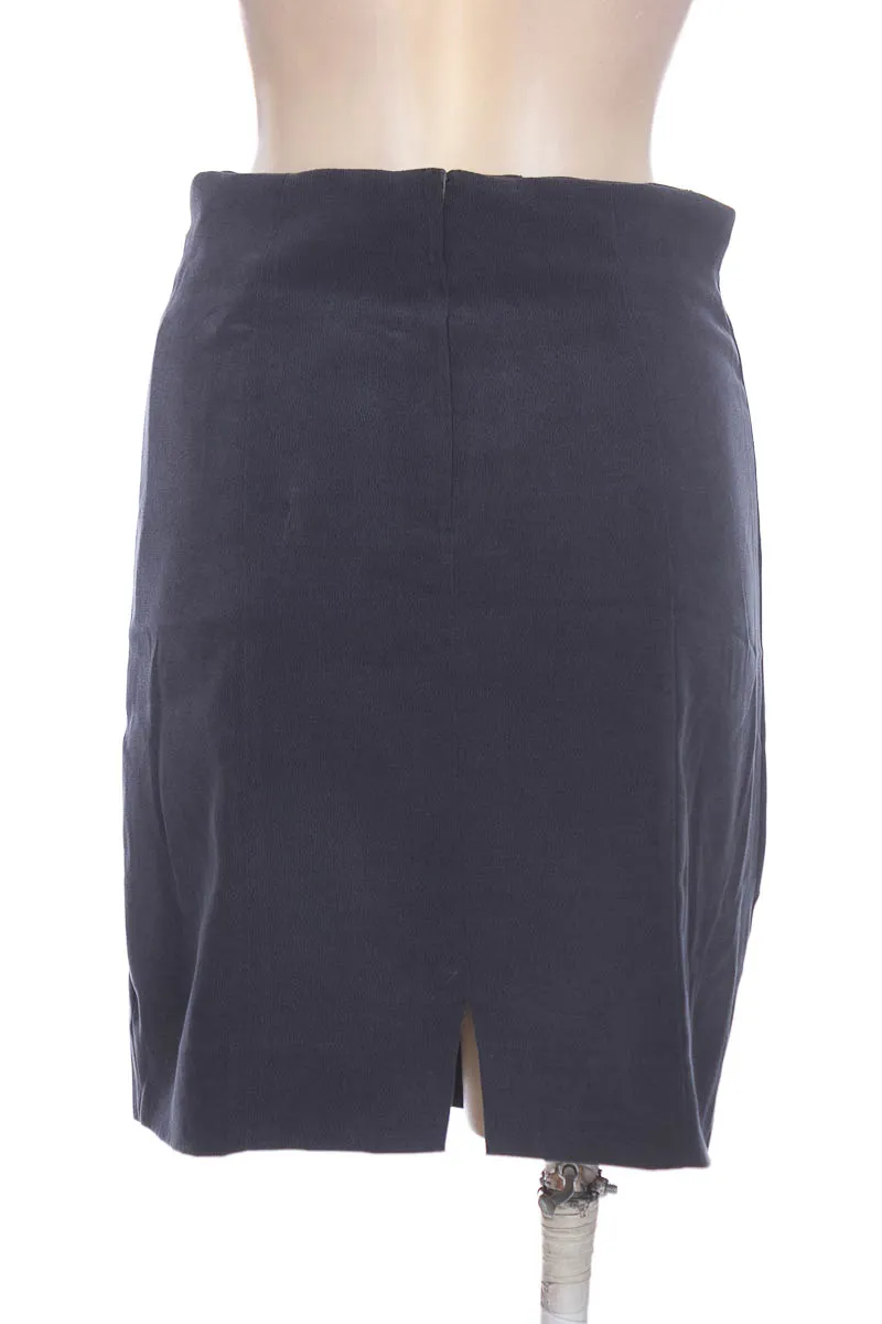 FALDA COLOR GRIS  JACKAR