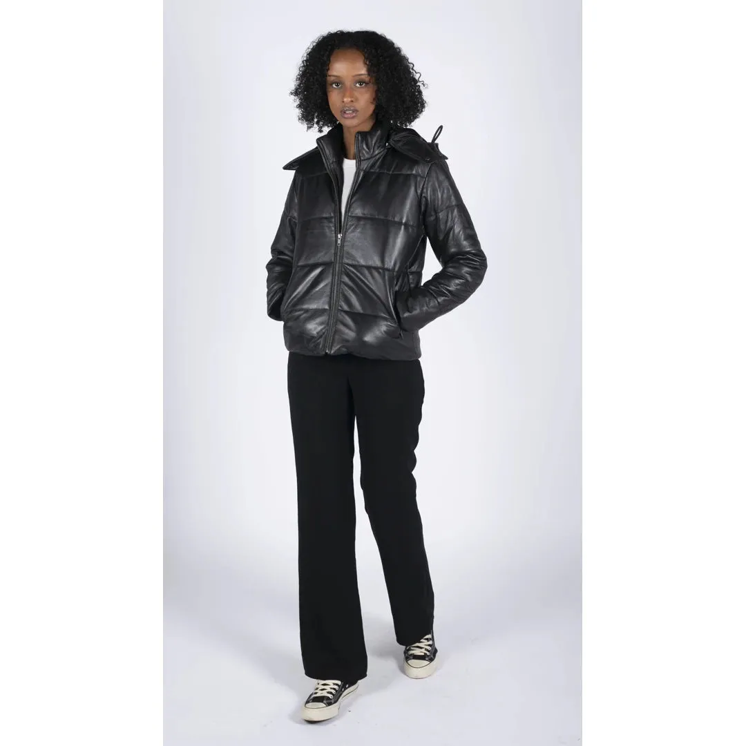 Femenina corta de tope corta chaqueta de cuero negro 80s clásico