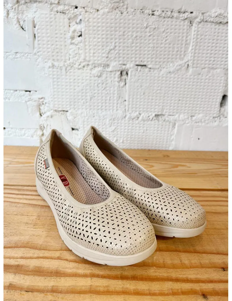 MANOLETINA EN BEIGE  FELLA