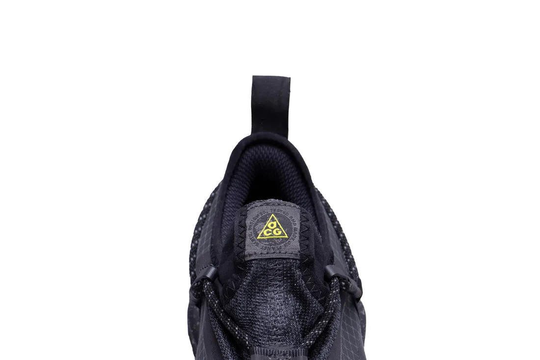 N372O NIKE ACG MOUNTAIN FLY LOW GTX SE  DARK SMOKE GREY  MEN NEGRO TOTAL