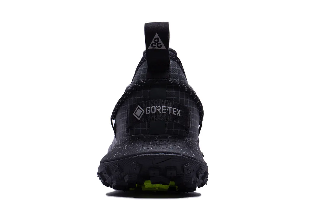 N372O NIKE ACG MOUNTAIN FLY LOW GTX SE  DARK SMOKE GREY  MEN NEGRO TOTAL