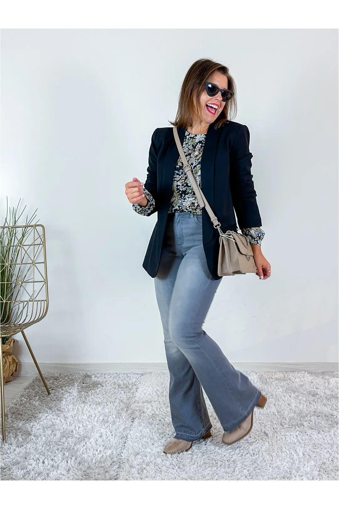 PANTALON VAQUERO FLARED VIBETT GRIS CLARO