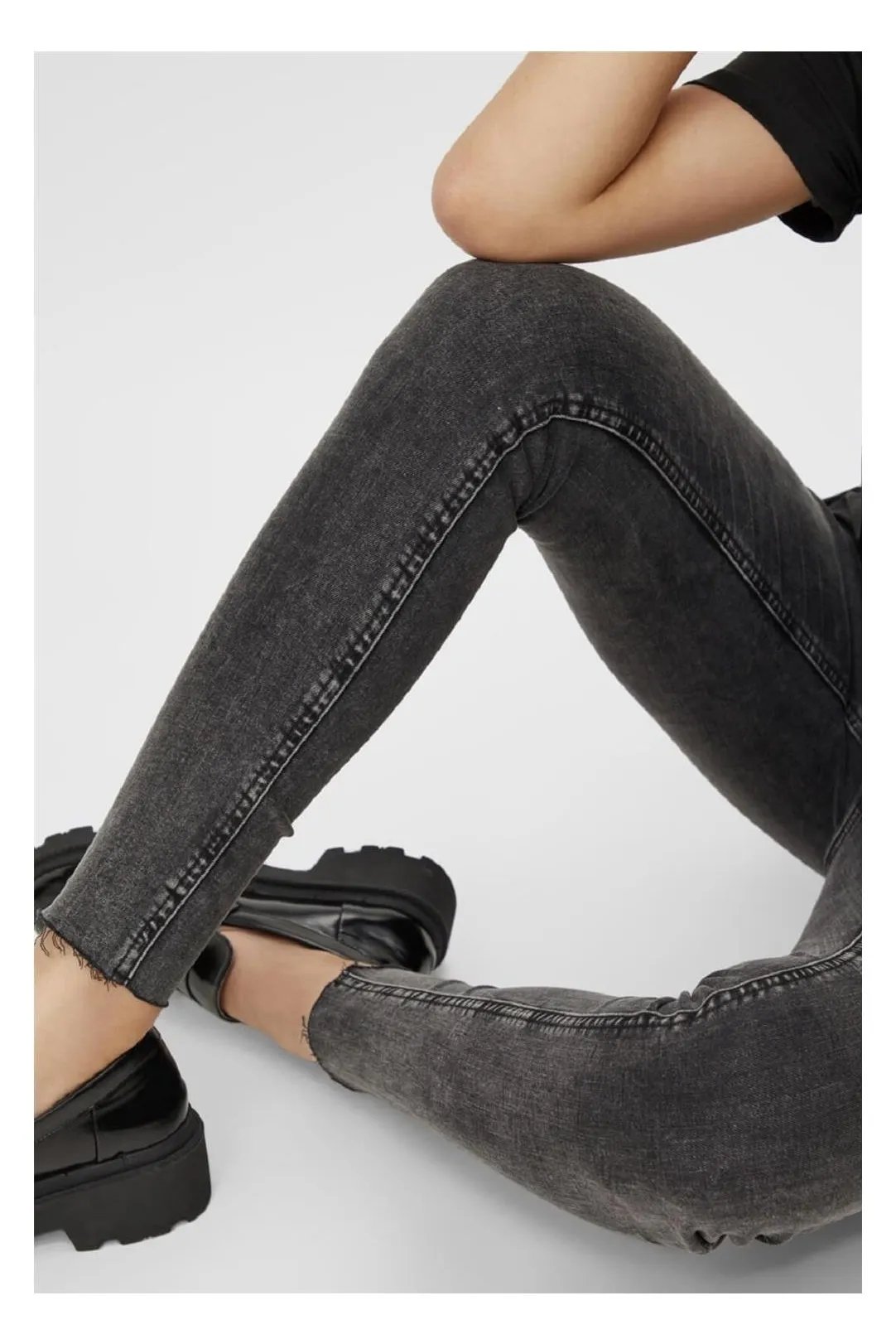 PANTALON VAQUERO PCDELLY GRIS OSCURO