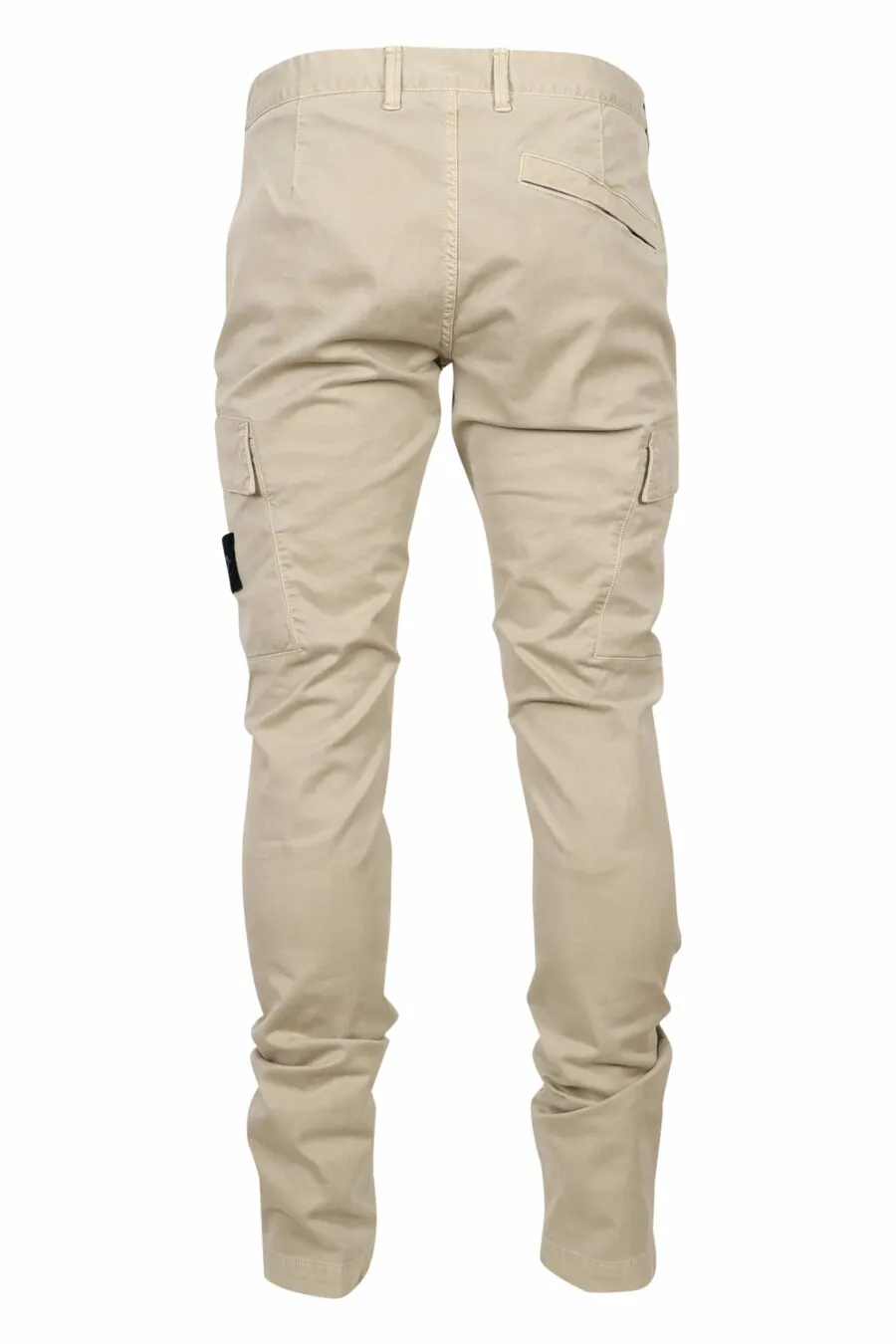 Pantalón beige cargo con logo parche lateral