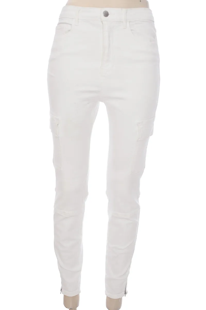 PANTALóN COLOR BLANCO  STRADIVARIUS