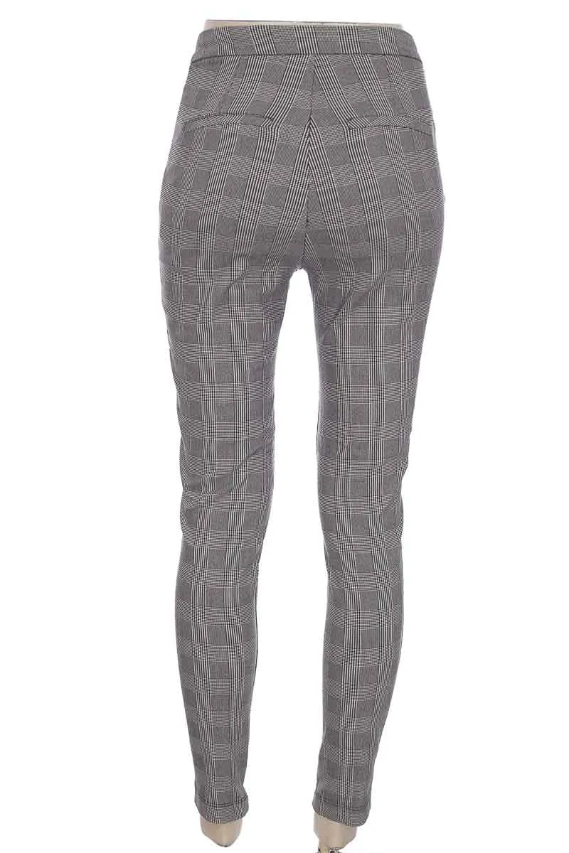 PANTALóN COLOR GRIS  ELA