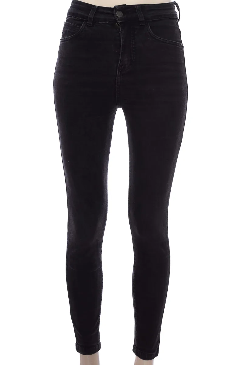 PANTALóN COLOR NEGRO  AXSPEN