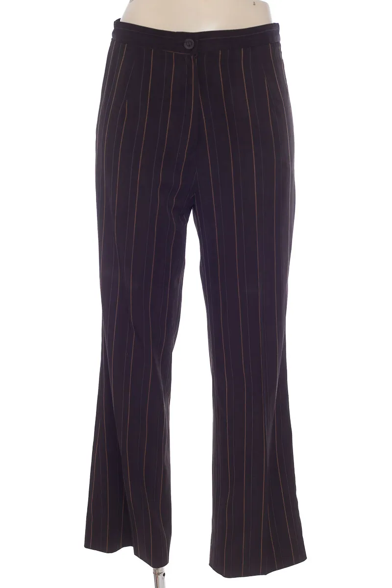 PANTALóN COLOR NEGRO  CLOSEANDO