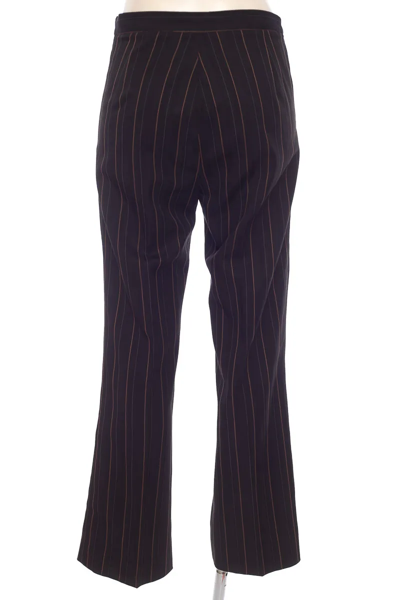 PANTALóN COLOR NEGRO  CLOSEANDO