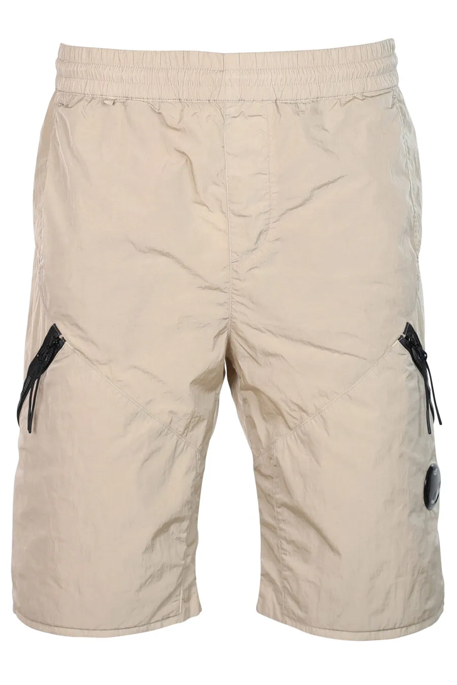 Pantalón corto beige con cremallera diagonal y logo lente