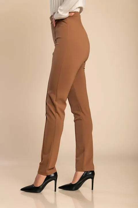 Pantalón elegante con cintura elástica, color camel.