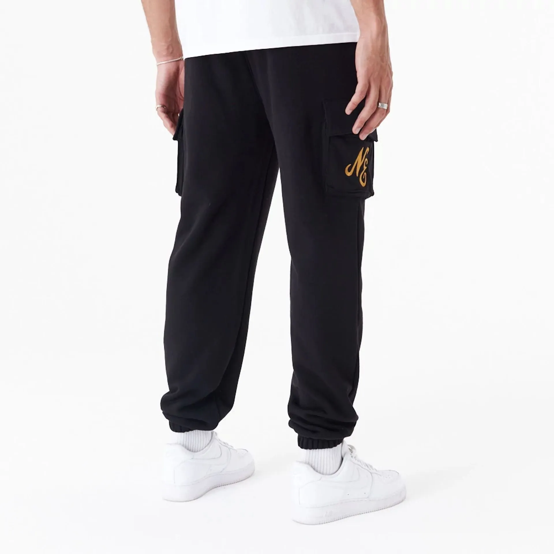 Pantalón Joggers Cargo New Era Script