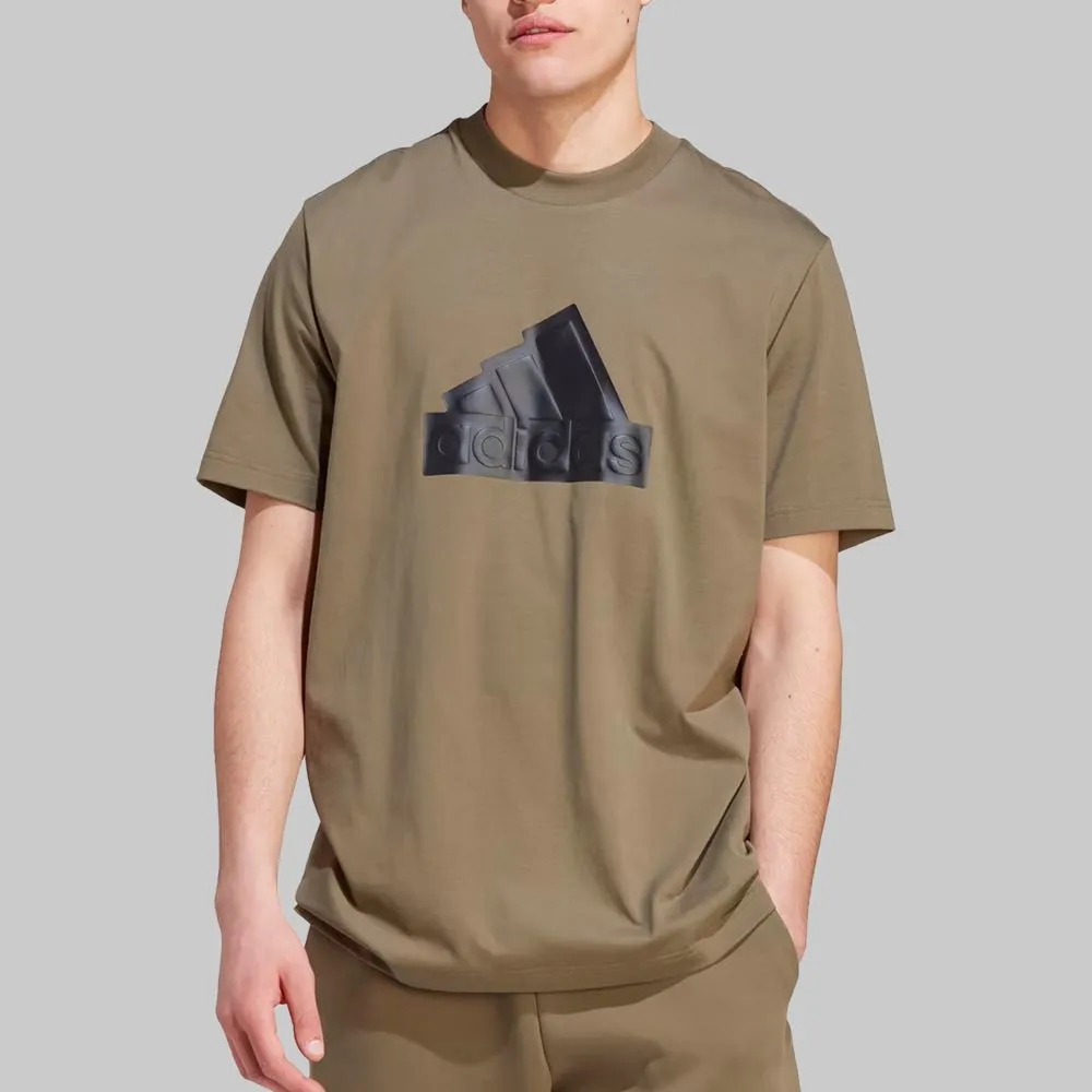 Playera adidas Bómber Future Icons Badge Of Sport Hombre