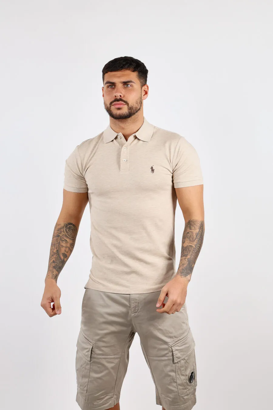 Polo beige con minilogo 