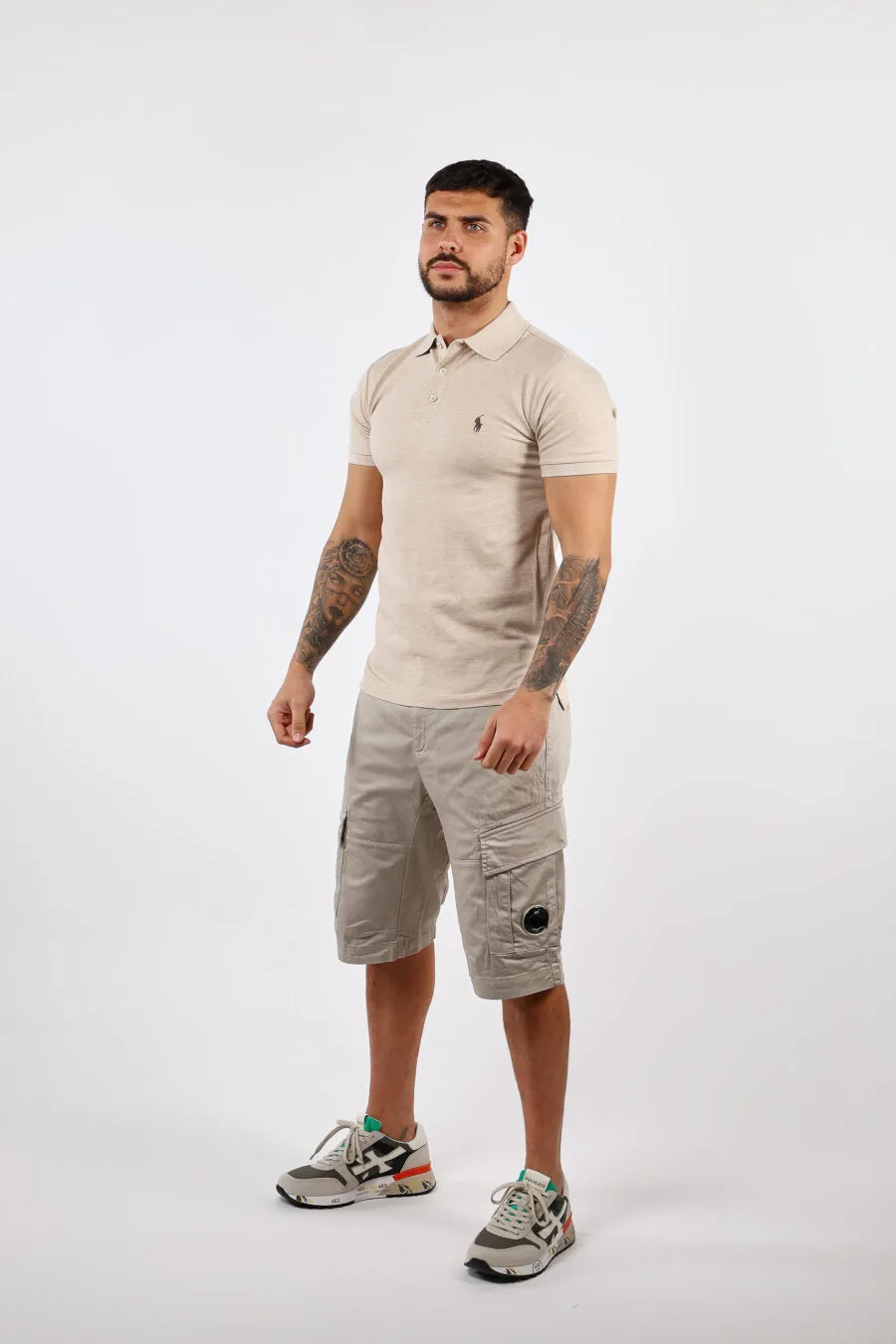 Polo beige con minilogo 