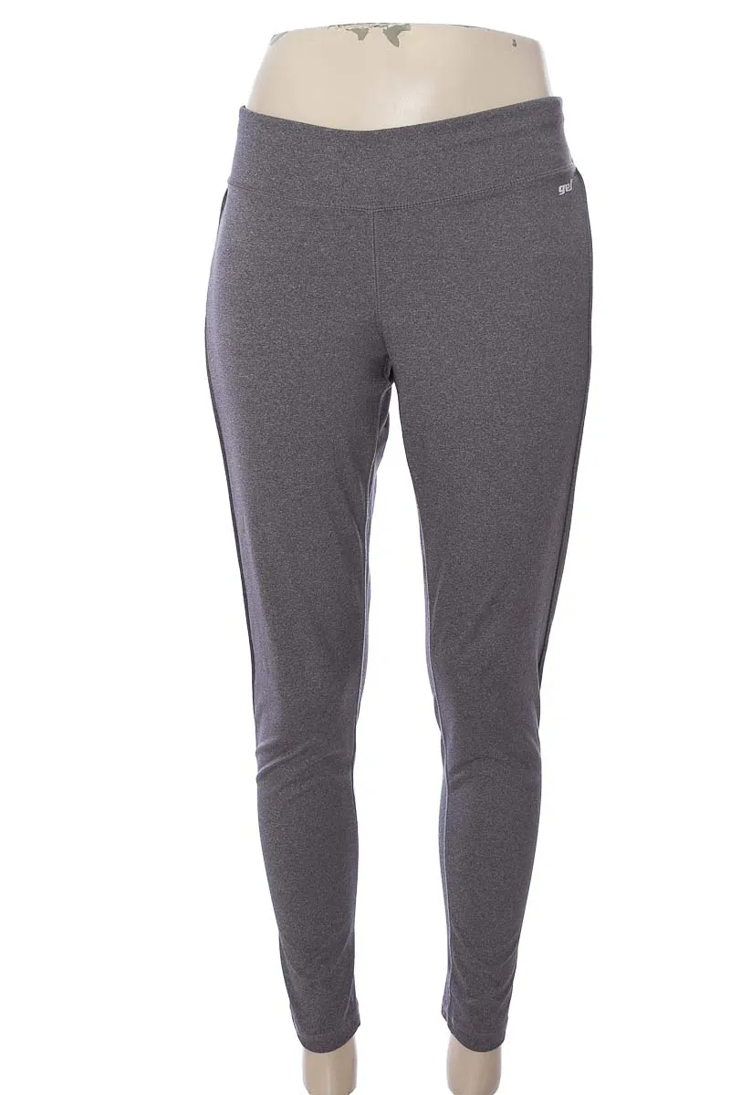 ROPA DEPORTIVA / SALIDA DE BAñO COLOR GRIS  GEF