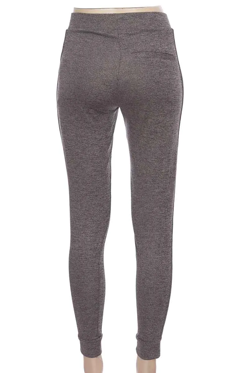 ROPA DEPORTIVA / SALIDA DE BAñO COLOR GRIS  KOAJ