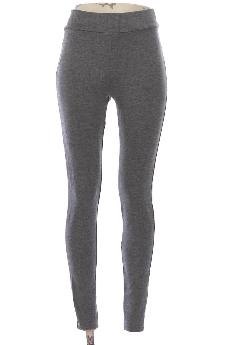 ROPA DEPORTIVA / SALIDA DE BAñO COLOR GRIS  STUDIO F