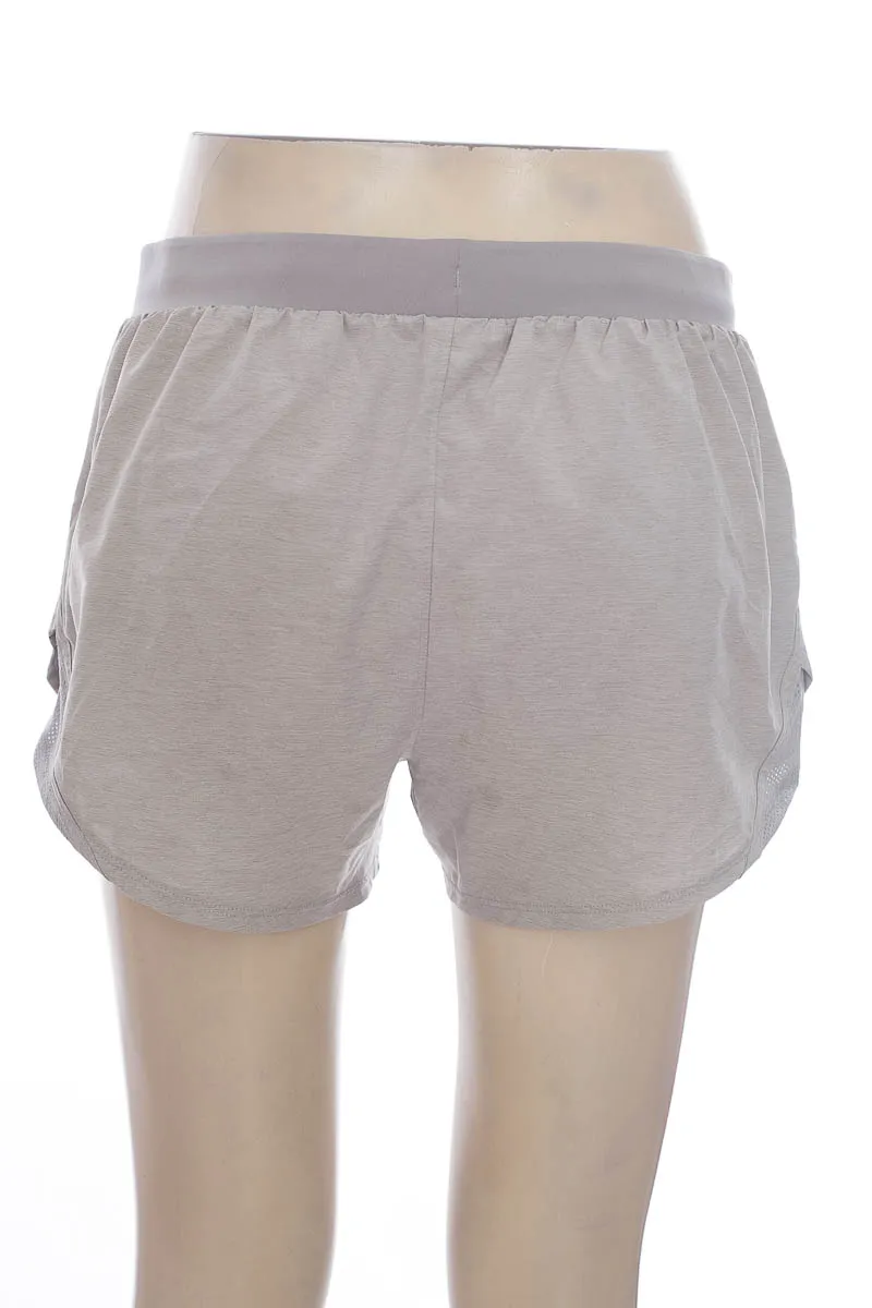 ROPA DEPORTIVA / SALIDA DE BAñO COLOR GRIS  UNDER ARMOUR