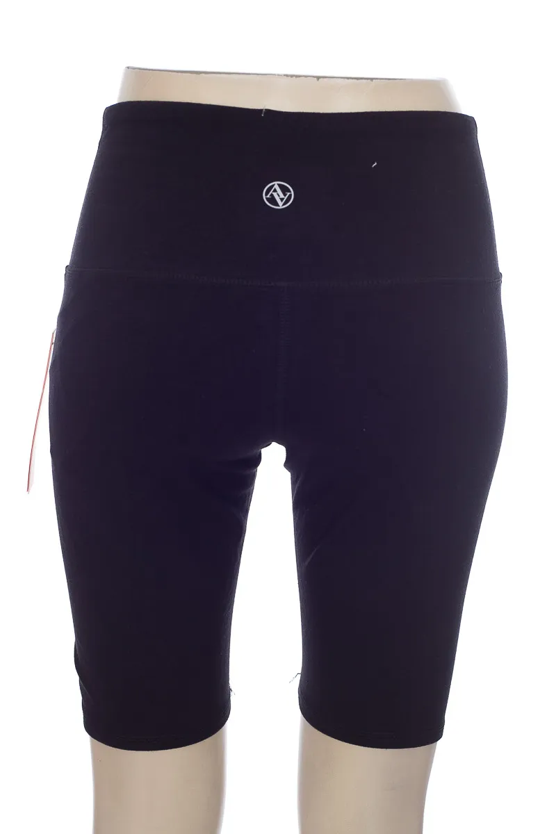 ROPA DEPORTIVA / SALIDA DE BAñO COLOR NEGRO  ADRIENNE VITTADINI