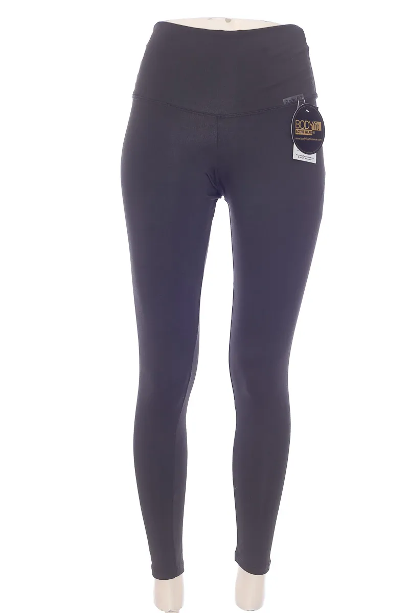 ROPA DEPORTIVA / SALIDA DE BAñO COLOR NEGRO  BODY FIT