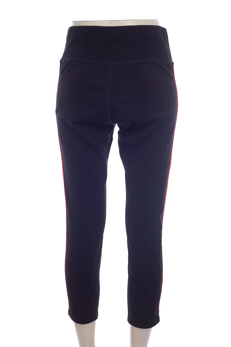 ROPA DEPORTIVA / SALIDA DE BAñO COLOR NEGRO  CHANCES R