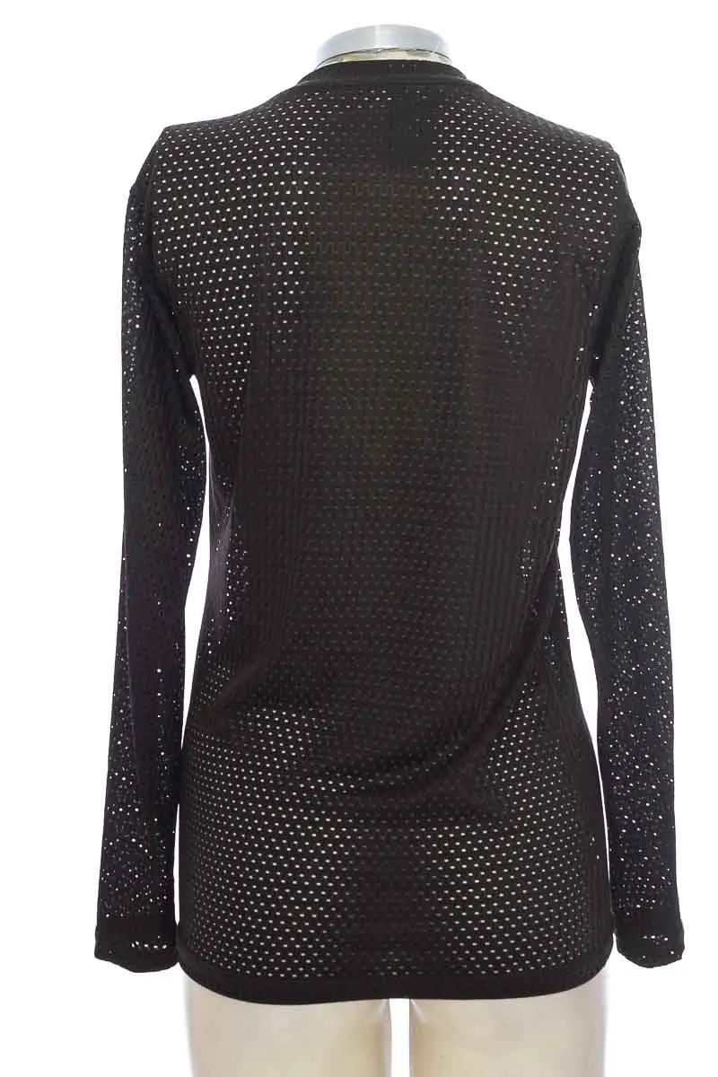 ROPA DEPORTIVA / SALIDA DE BAñO COLOR NEGRO  CLOSEANDO