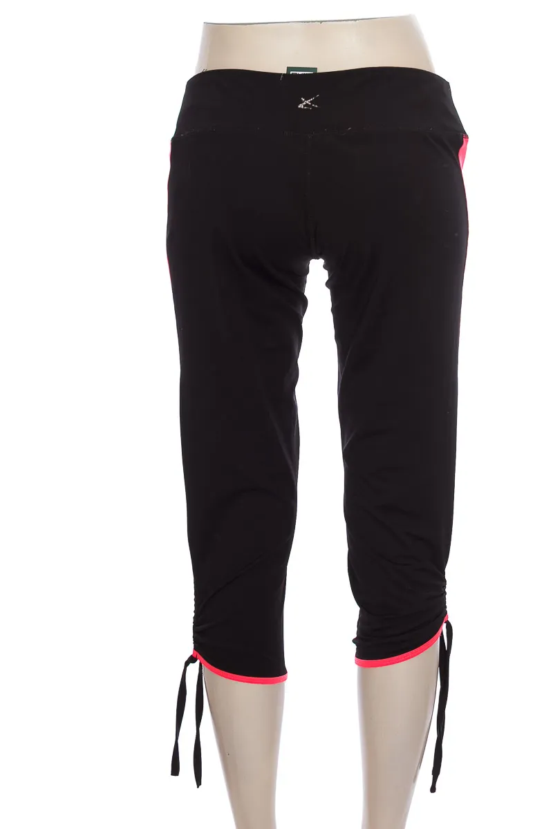ROPA DEPORTIVA / SALIDA DE BAñO COLOR NEGRO  KINETIC
