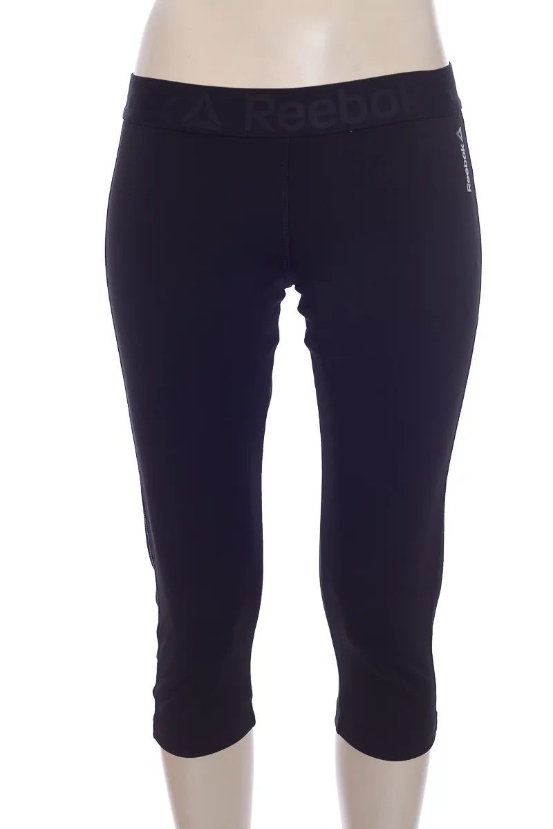 ROPA DEPORTIVA / SALIDA DE BAñO COLOR NEGRO  REEBOK
