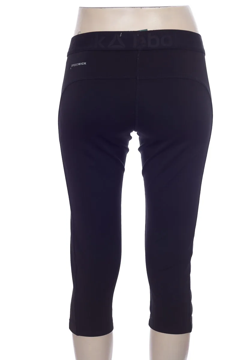 ROPA DEPORTIVA / SALIDA DE BAñO COLOR NEGRO  REEBOK