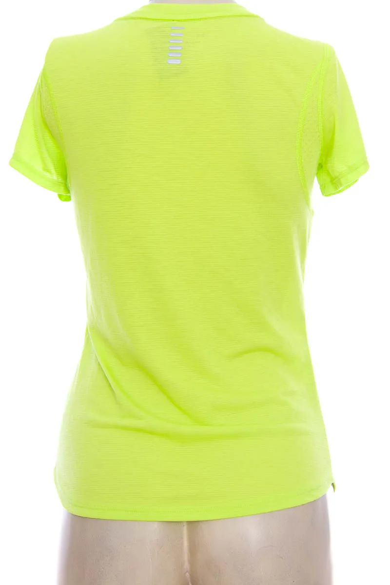 ROPA DEPORTIVA / SALIDA DE BAñO COLOR VERDE  UNDER ARMOUR