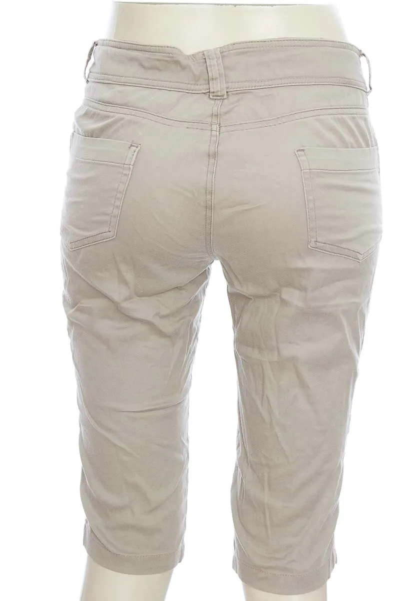 SHORT COLOR BEIGE  CLOSEANDO