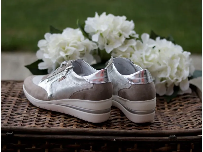 SNEAKERS CON CUÑE PATRIZIA MEPHISTO EN COLOR GRIS