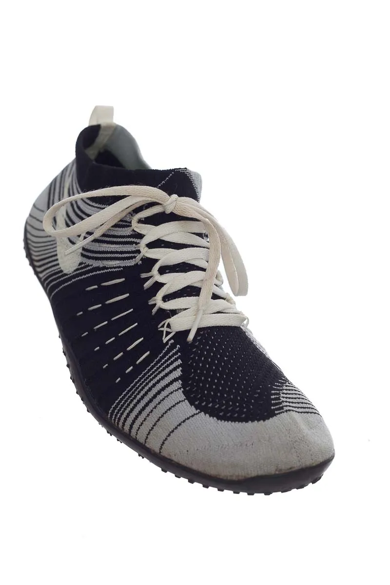 TENIS COLOR GRIS  NIKE