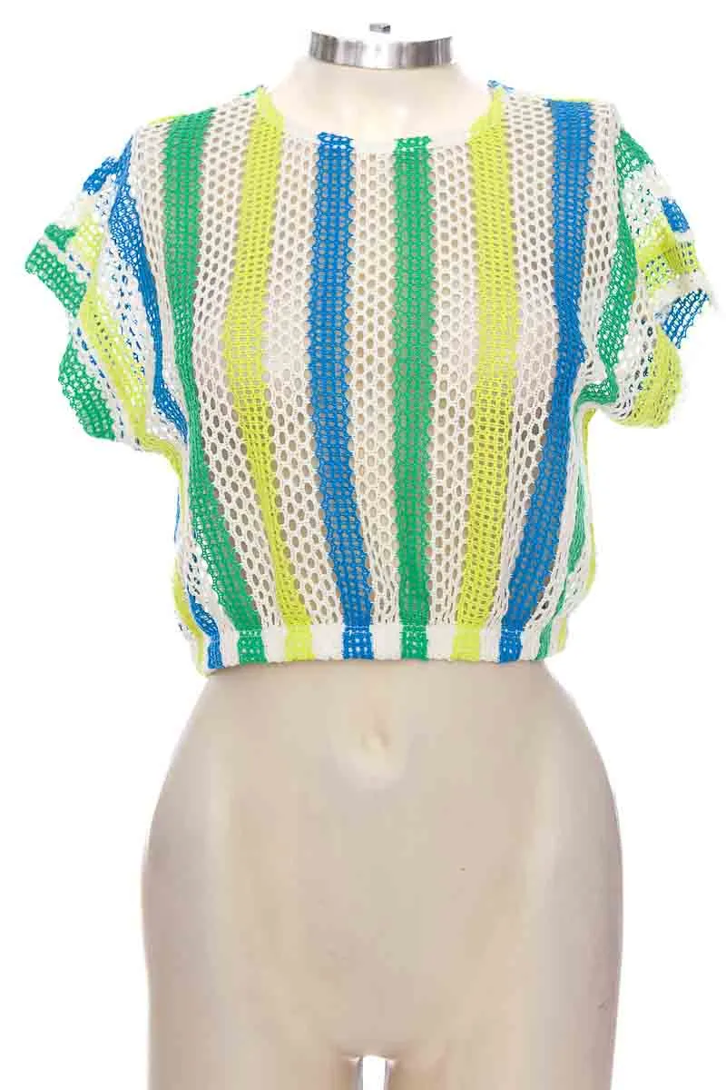TOP / CAMISETA COLOR VERDE  CLOSEANDO