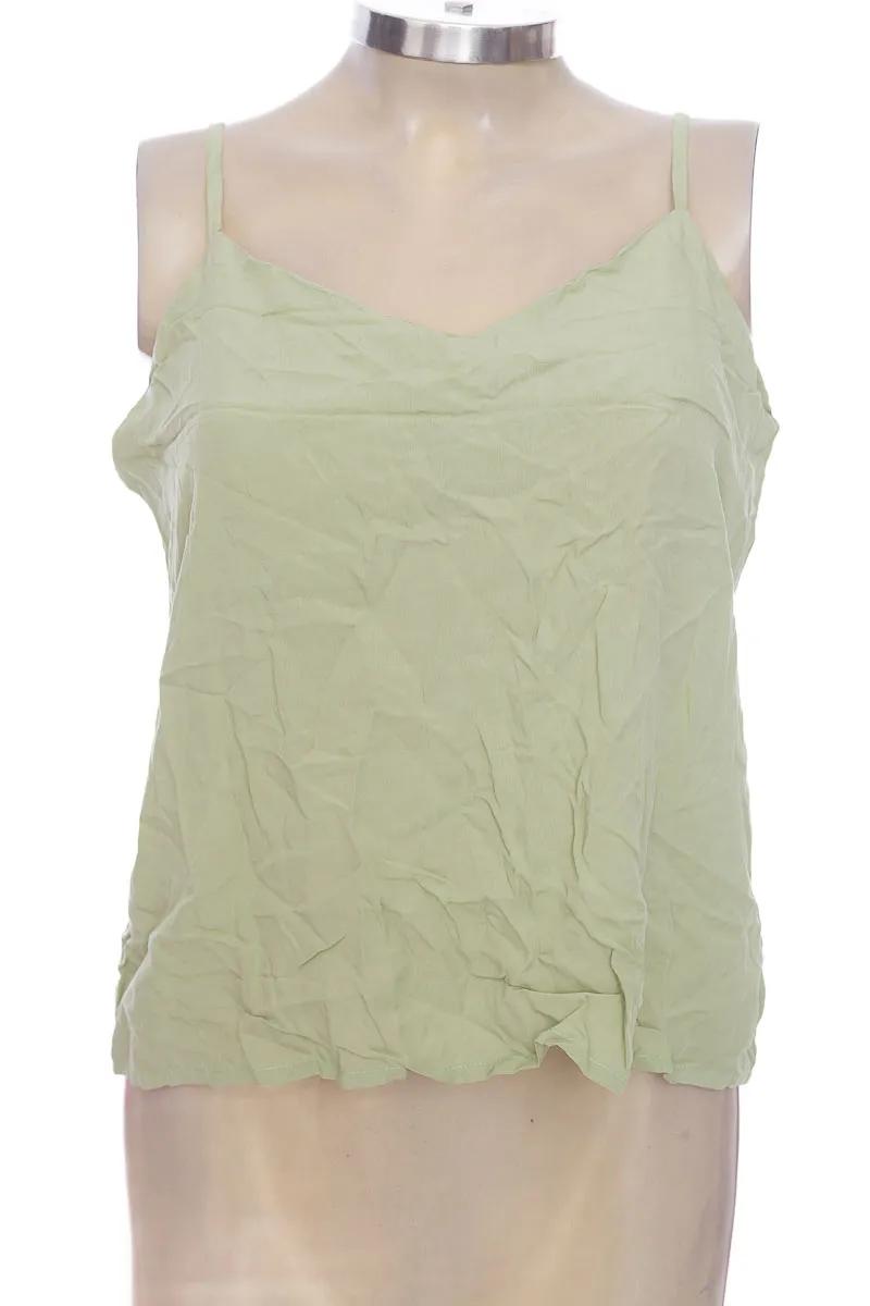 TOP / CAMISETA COLOR VERDE  LEONISA