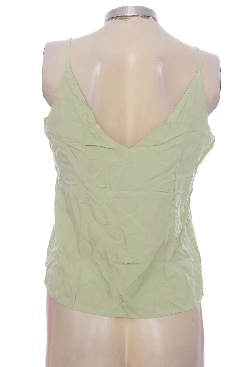 TOP / CAMISETA COLOR VERDE  LEONISA
